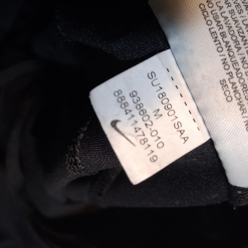 EUC - NIKE - Dri Fit Capri Cropped Black Yoga Workout Leggings - Women Medium - Picture 10 of 14